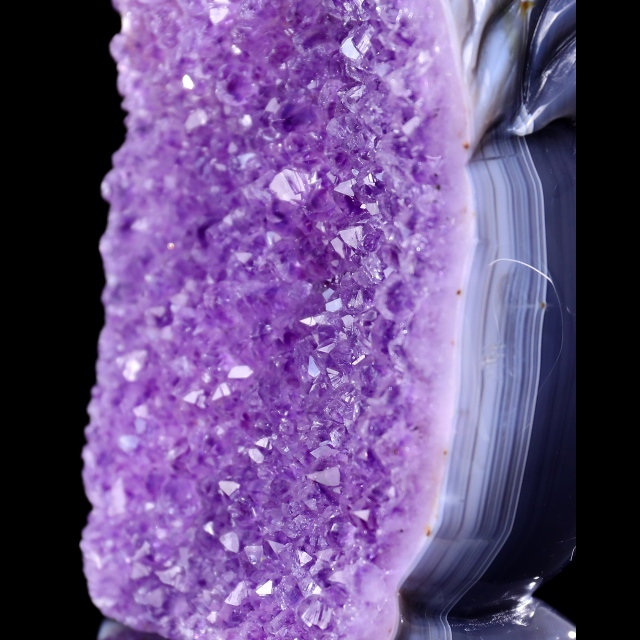 Unique 7.2" Amethyst Druse Agate Skull with Eagle – Hand Carved Crystal & Mineral Specimen Sculpture for Collectors And Healing