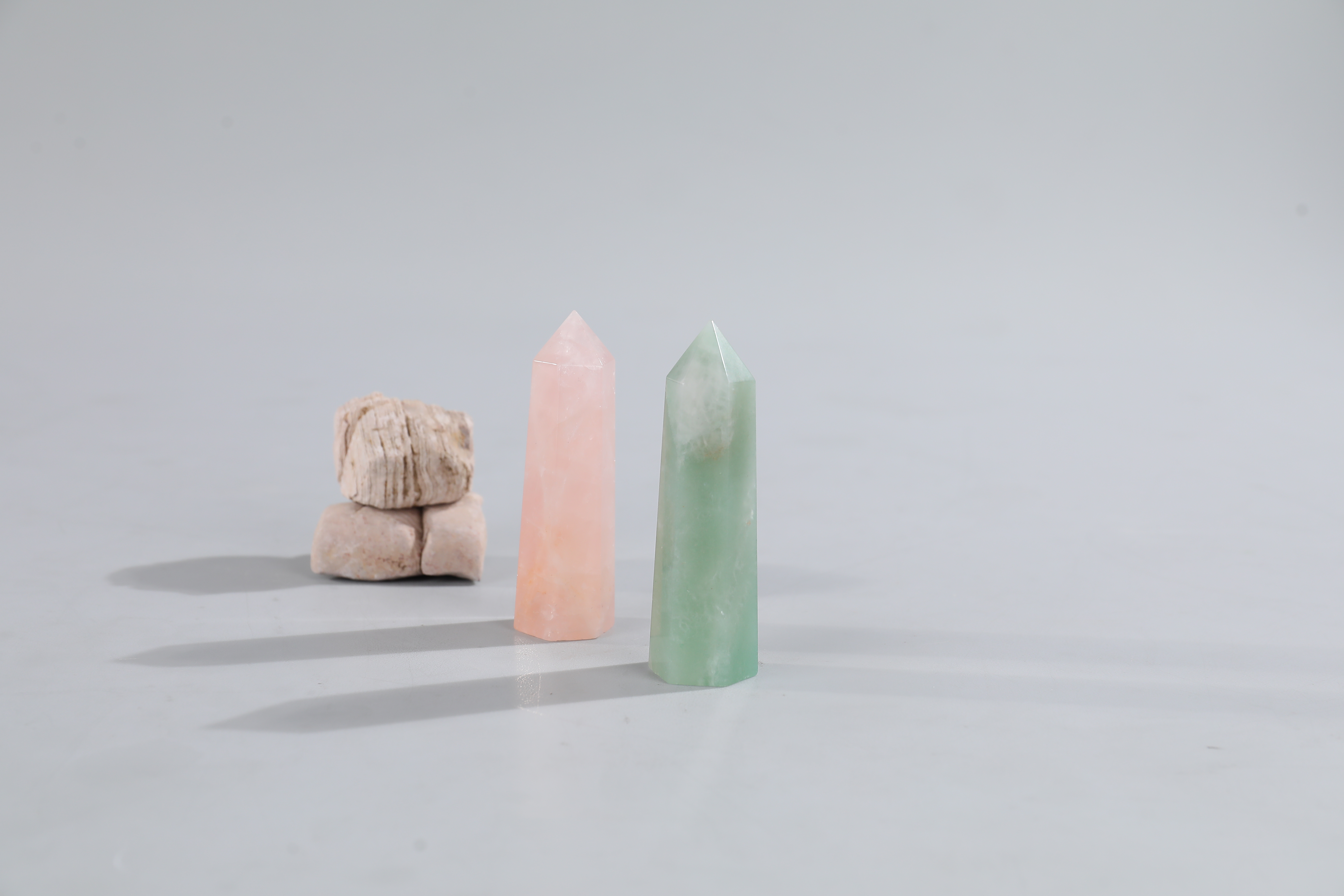 Natural Crystal Chalcedony Jasper Tower Hexagonal Green Fluorite Reiki Healing Quartz Gemstone for Decoration and Craft
