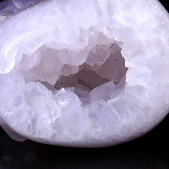 3.4" Geode Agate Hand Carved Crystal Geode Skull Sculpture