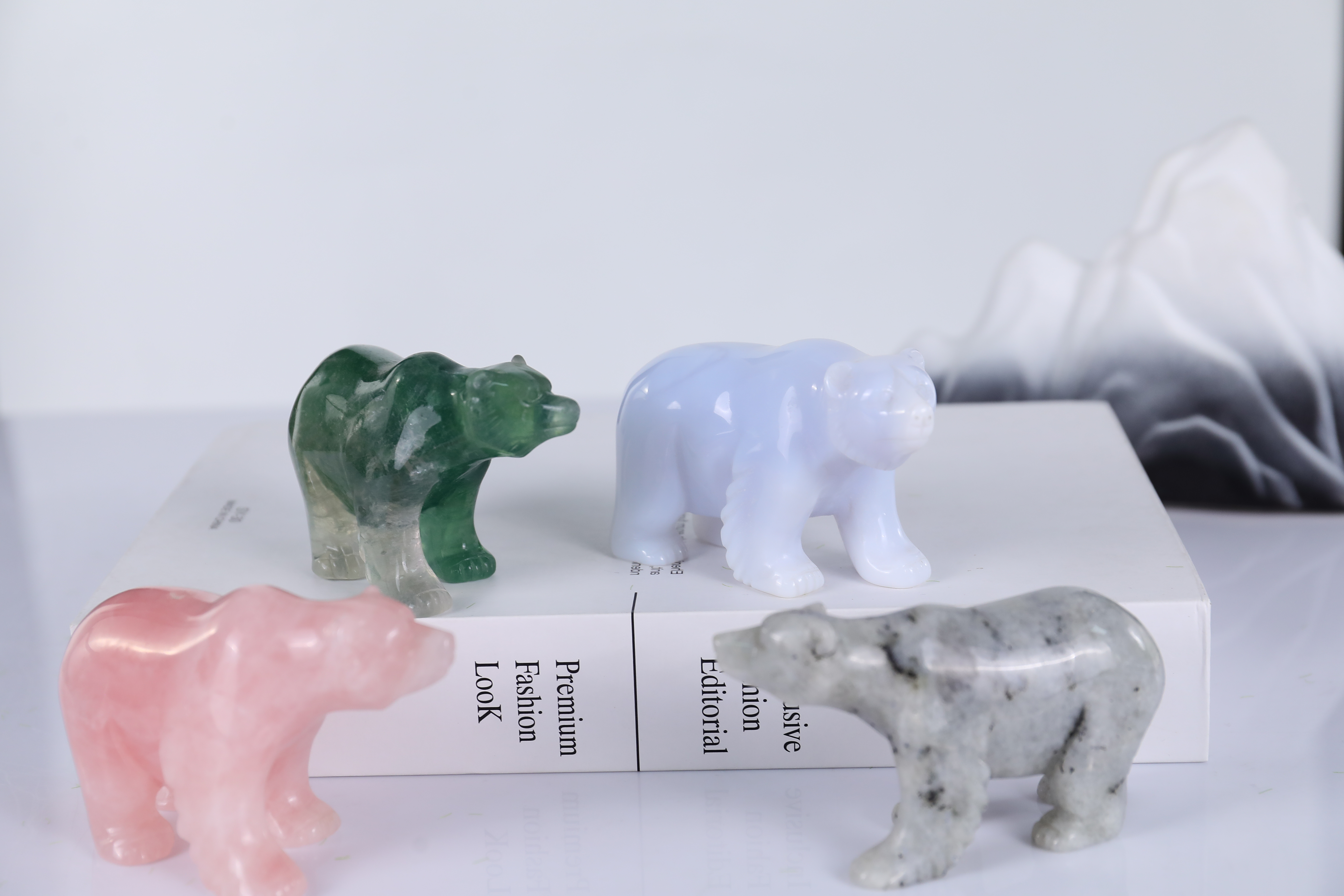 Artisanal Mini Polar Bear Sculpture Made of 100% Natural Jade - Unique Jade Carving for Collection & Desk Ornament