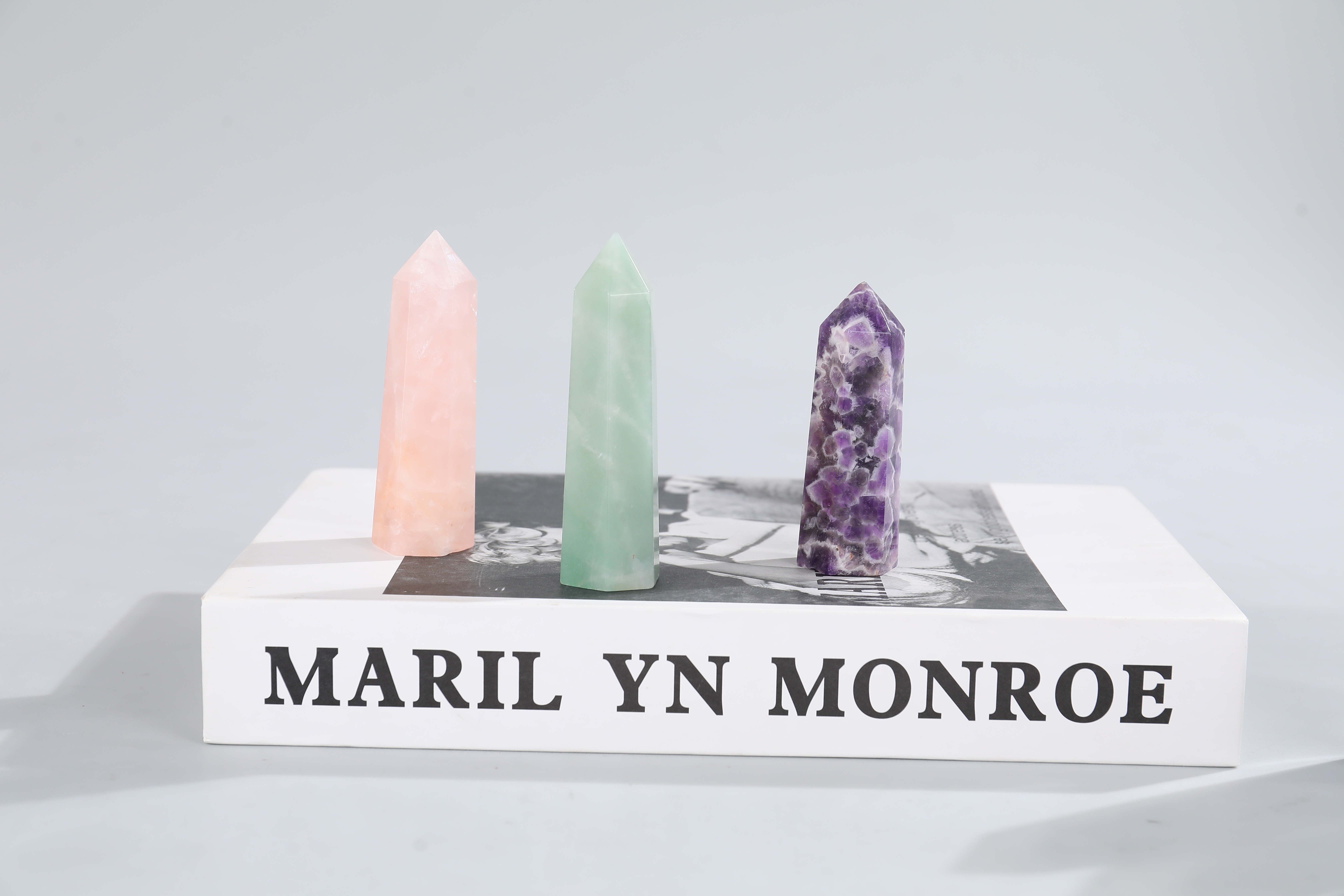 Natural Crystal Chalcedony Jasper Tower Hexagonal Green Fluorite Reiki Healing Quartz Gemstone for Decoration and Craft