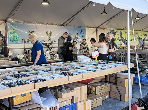 Tucson Kino Gem crystal sculpture show