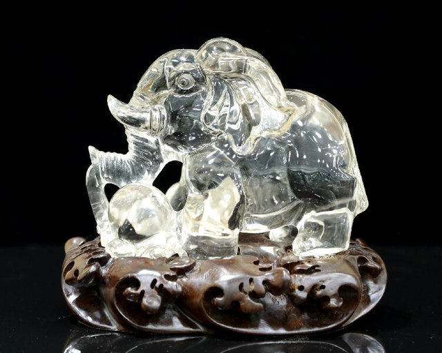 Clear Quartz Elephant Figurine - Calming Good Luck Crystal Home Decoration