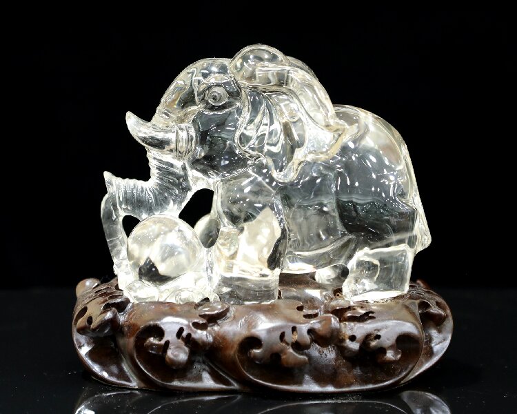 Clear Quartz Elephant Figurine - Calming Good Luck Crystal Home Decoration