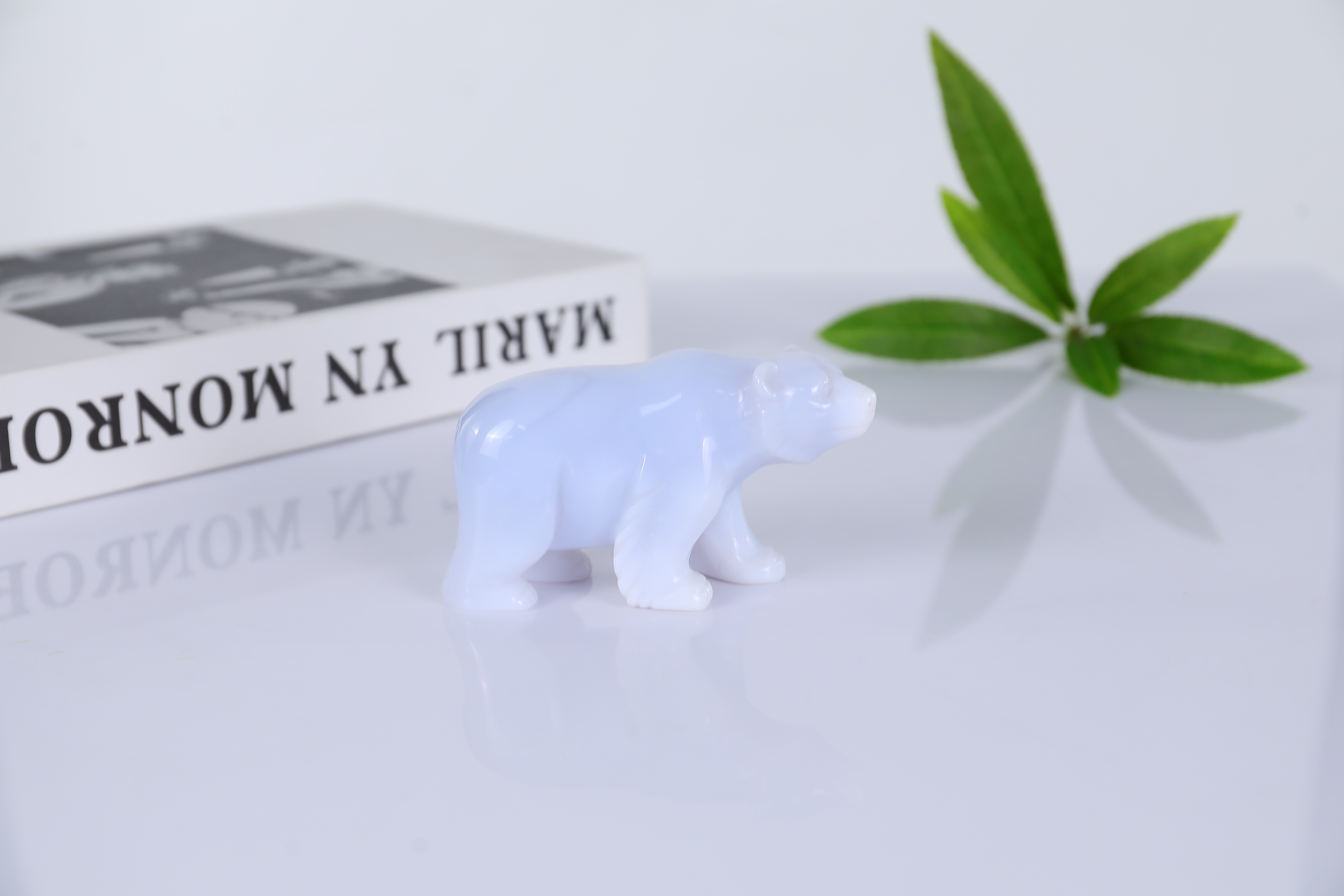 Artisanal Mini Polar Bear Sculpture Made of 100% Natural Jade - Unique Jade Carving for Collection & Desk Ornament