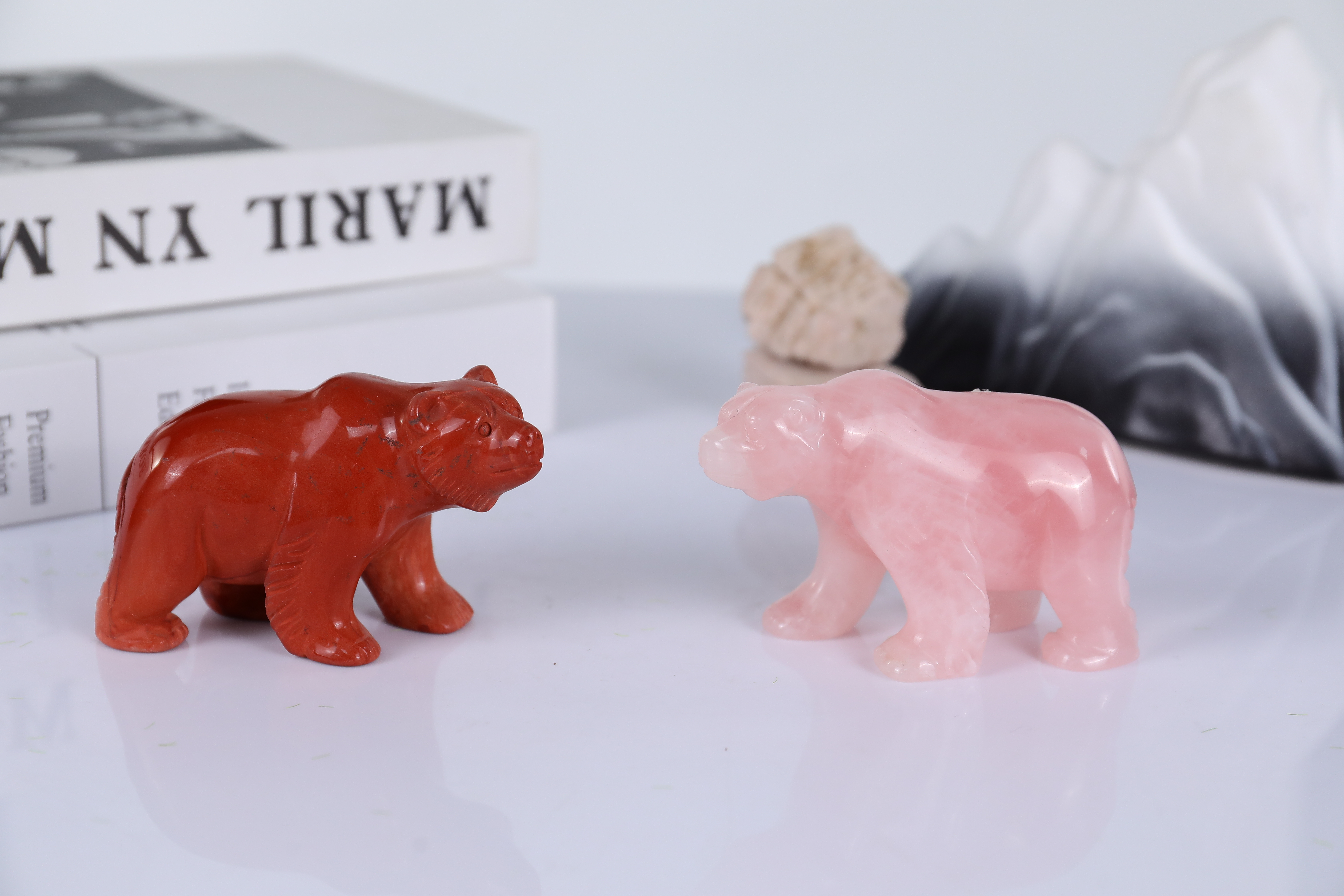 Artisanal Mini Polar Bear Sculpture Made of 100% Natural Jade - Unique Jade Carving for Collection & Desk Ornament