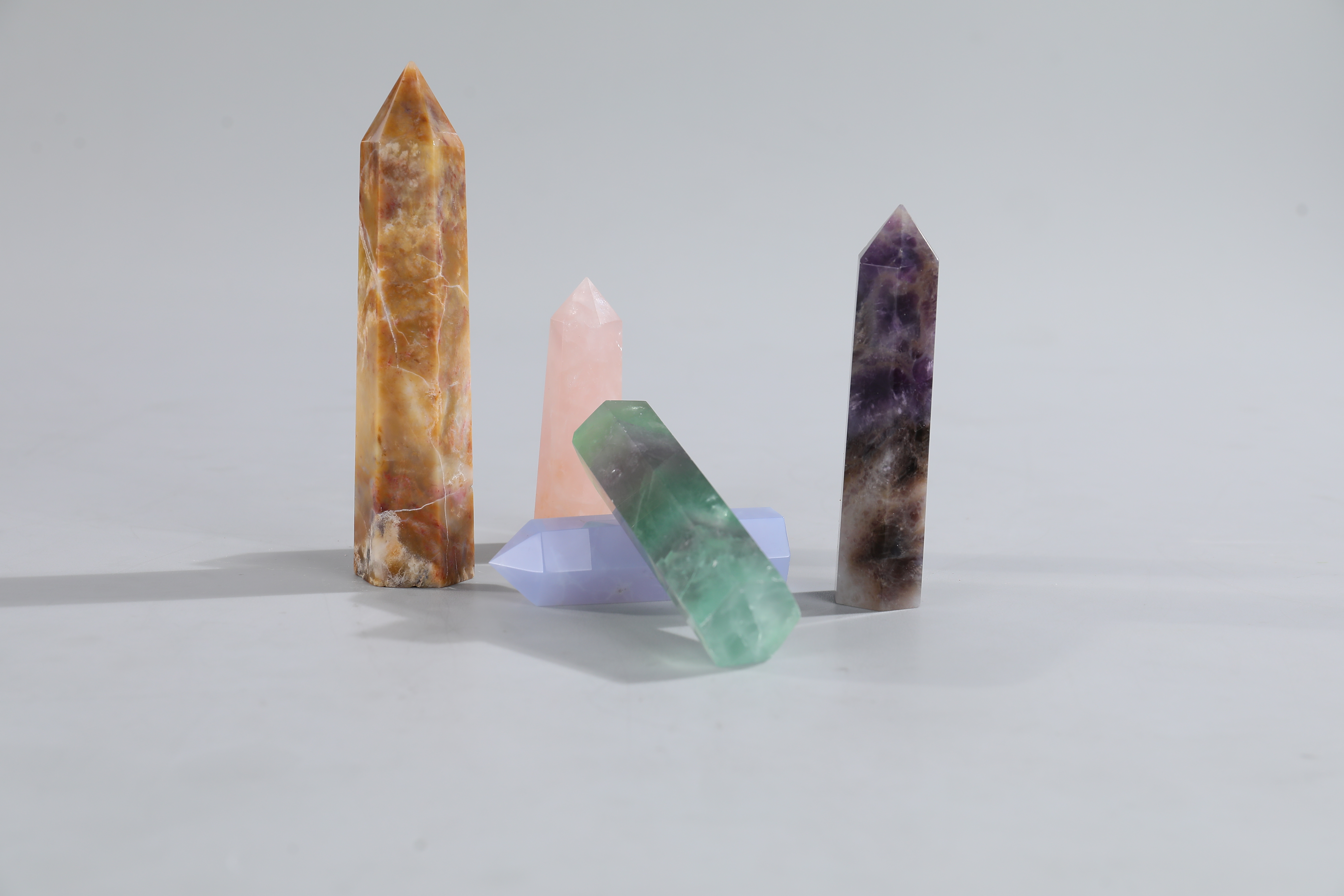 Natural Crystal Chalcedony Jasper Tower Hexagonal Green Fluorite Reiki Healing Quartz Gemstone for Decoration and Craft