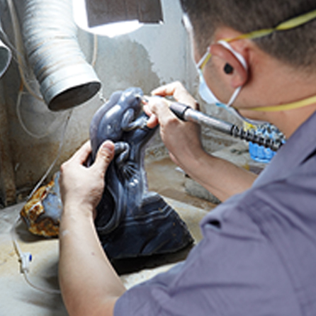 Global delivery for crystal carvings