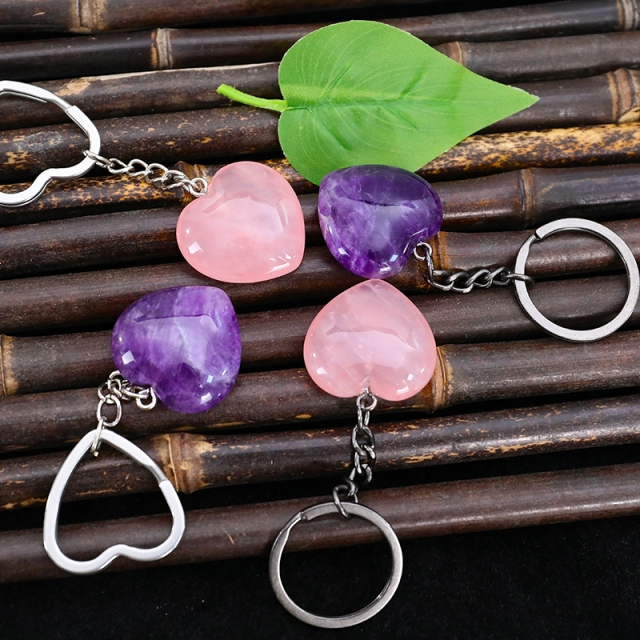 Exquisite Heart-Shaped Keychains Made of Various Jade Materials - Perfect for Gifting!
