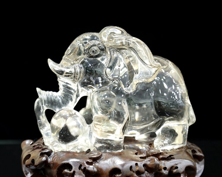 Clear Quartz Elephant Figurine - Calming Good Luck Crystal Home Decoration
