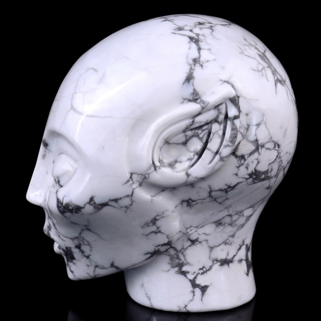 3.9" Howlite Elf Alien Skull – Hand Carved Natural Crystal Sculpture