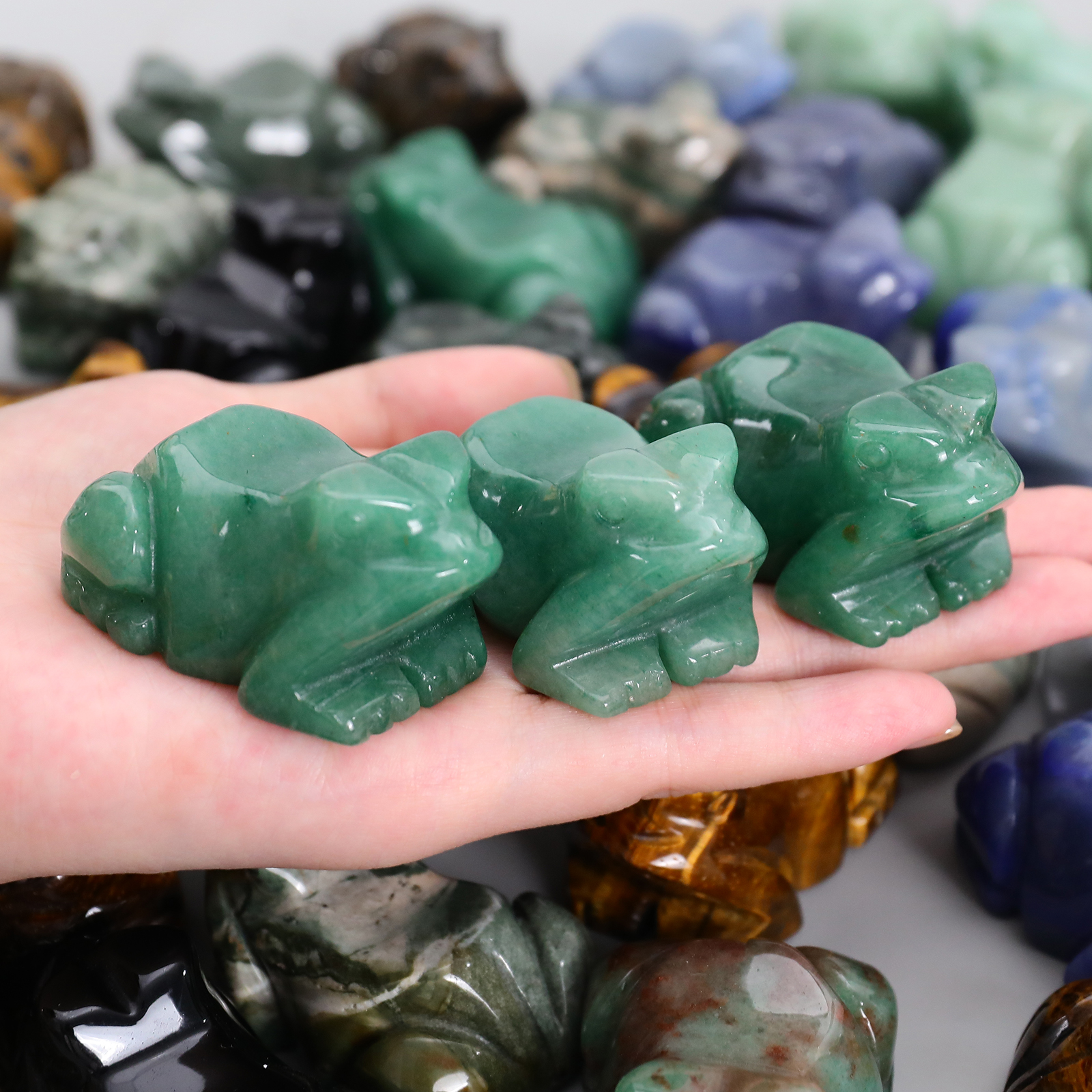 Mixed Crystal Carved Small Animal Carving Frog Sculpture for Gift