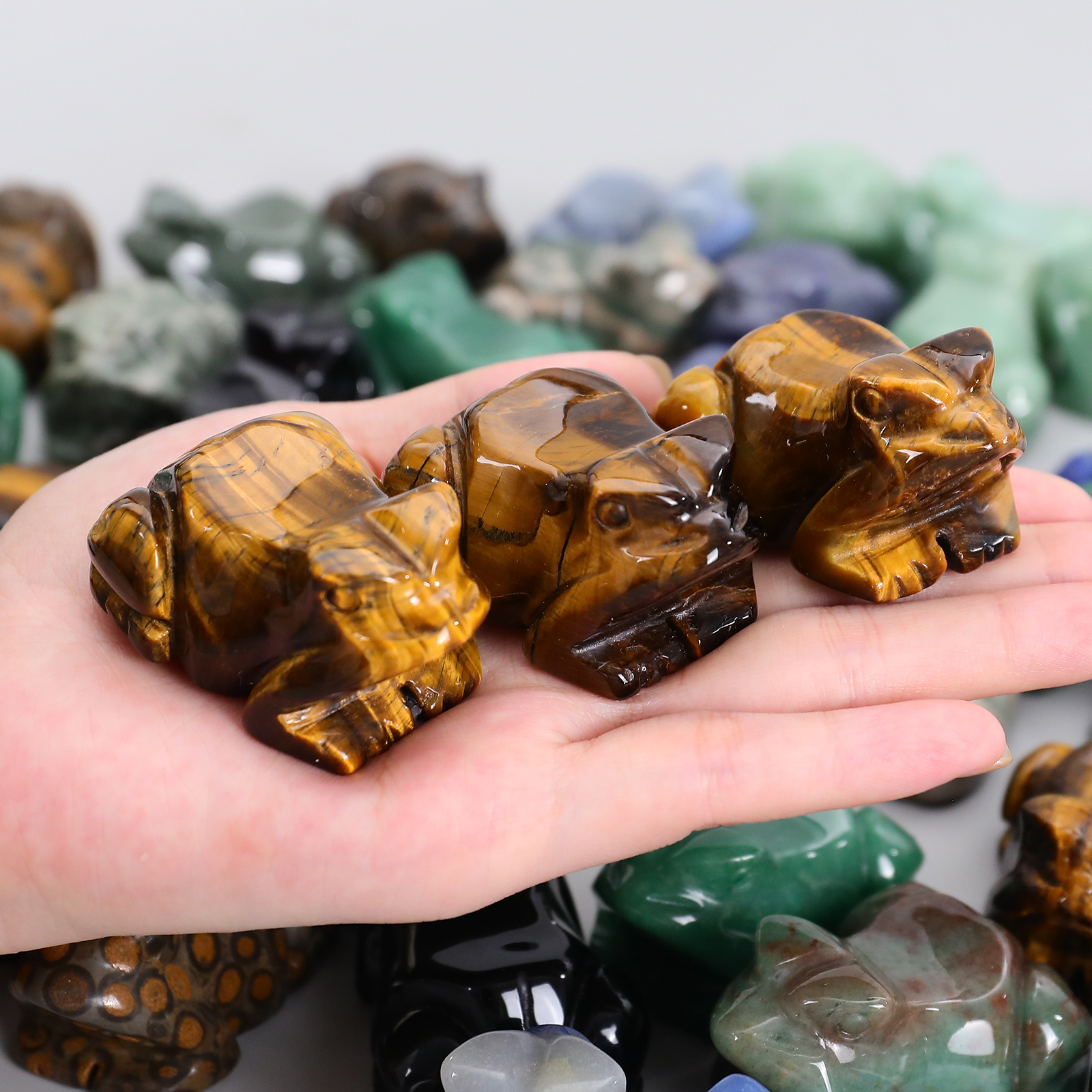 Mixed Crystal Carved Small Animal Carving Frog Sculpture for Gift