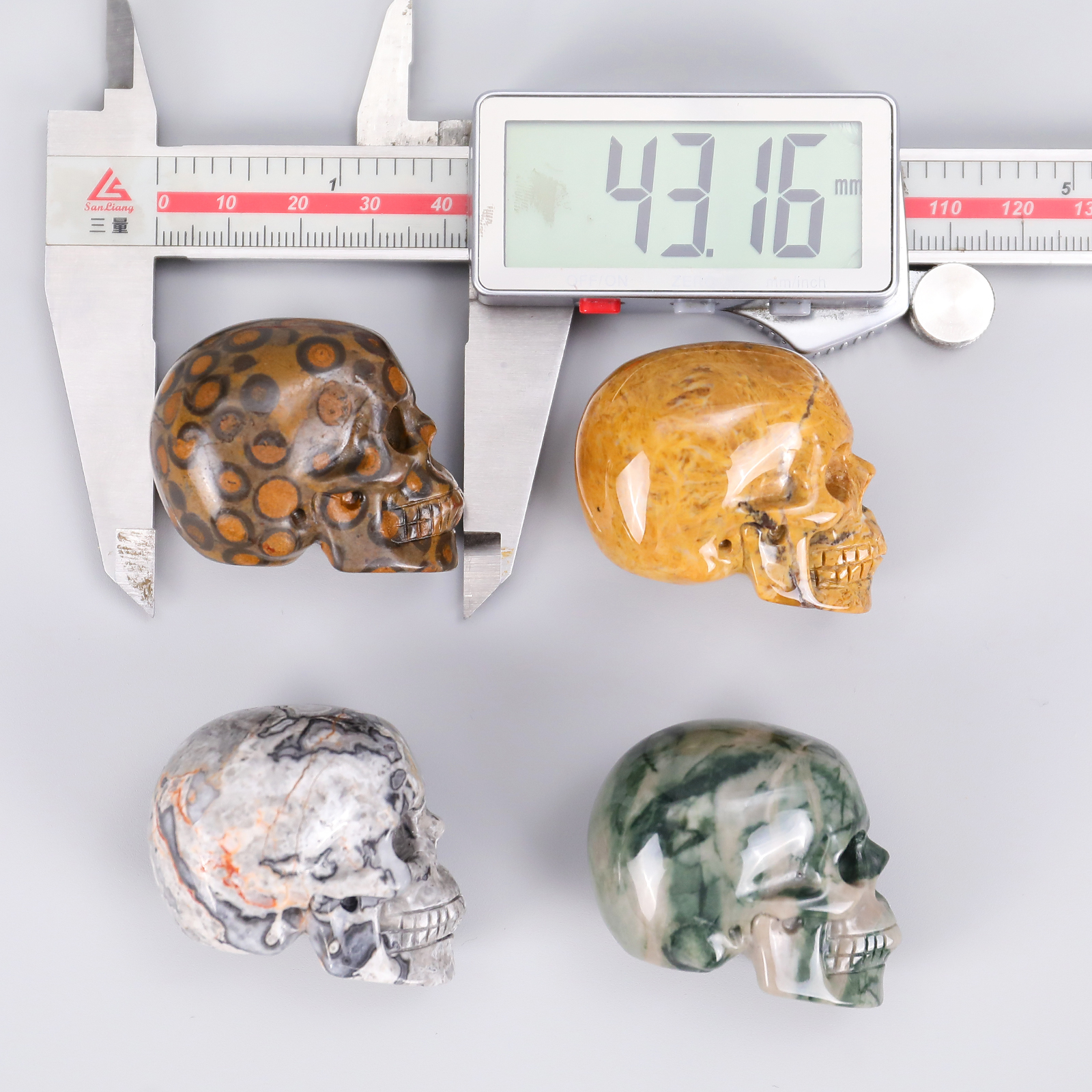 Crystal skull (2)