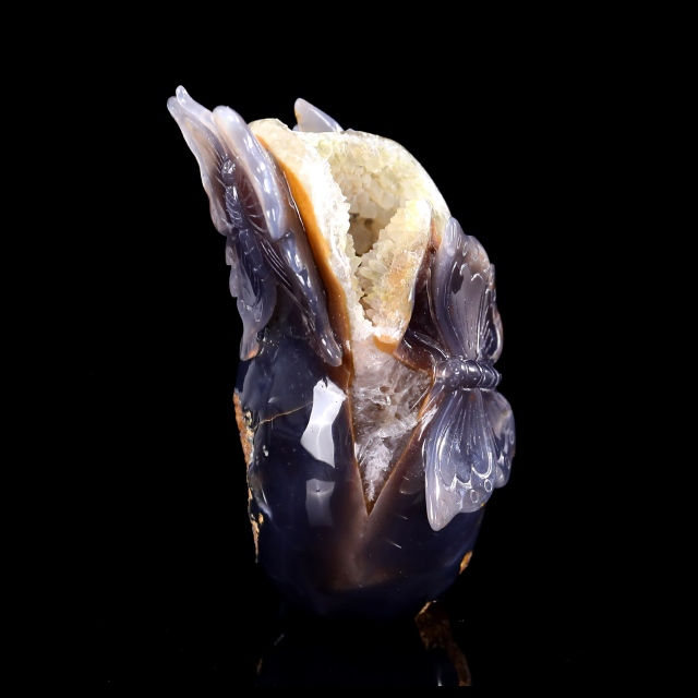 Exquisite 7-inch Geode Agate Skull & Butterfly Ornament - Handcrafted Artwork with Butterfly