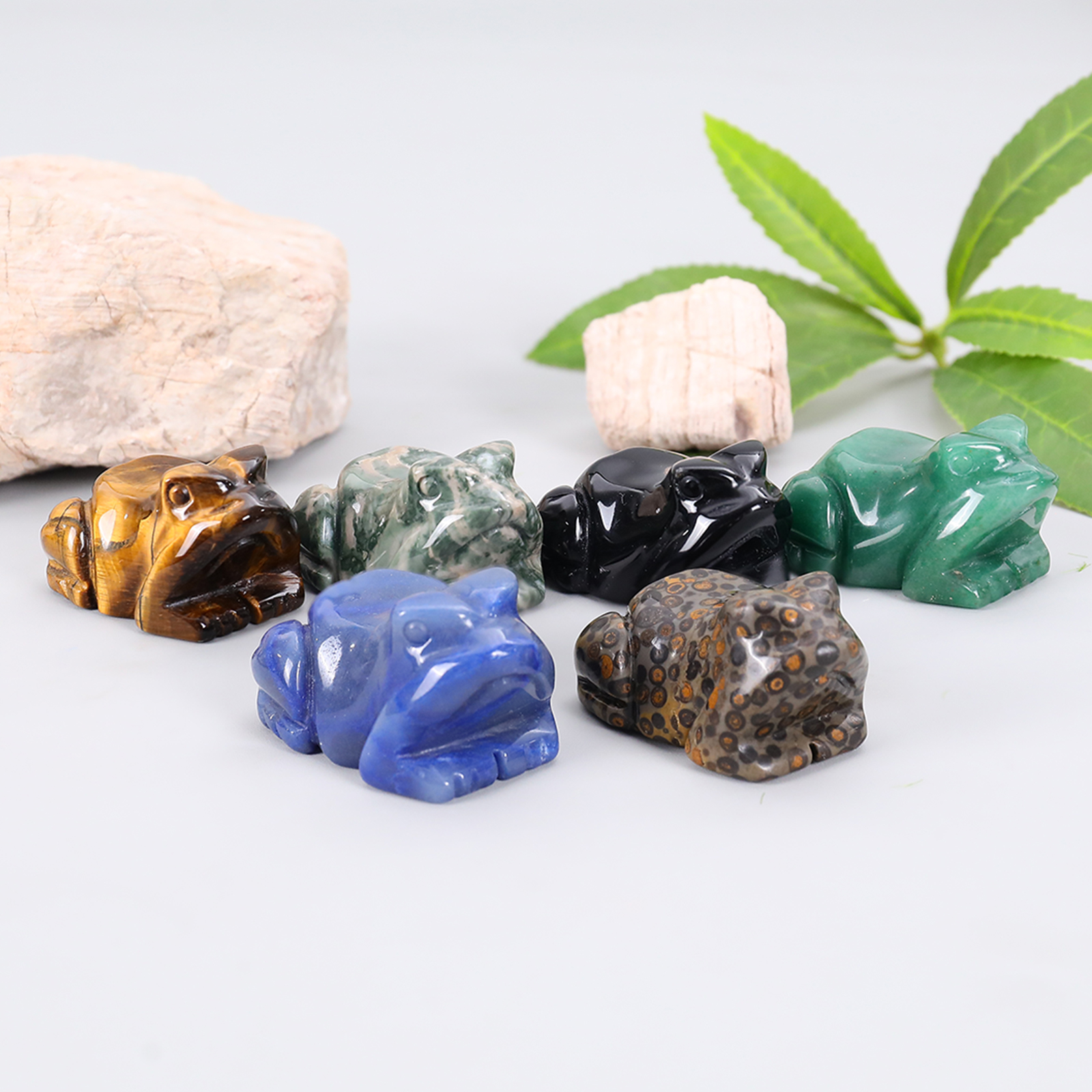 Mixed Crystal Carved Small Animal Carving Frog Sculpture for Gift
