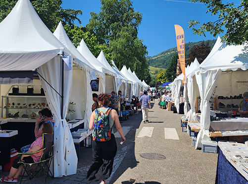 France Sainte Marie crystal carving show